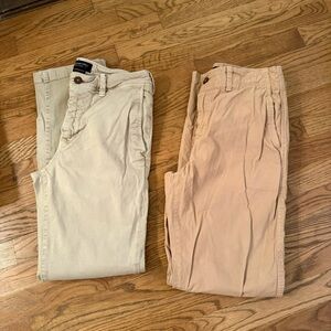 Lot of 2 American Eagle Men’s khaki pants 29x32
Great condition